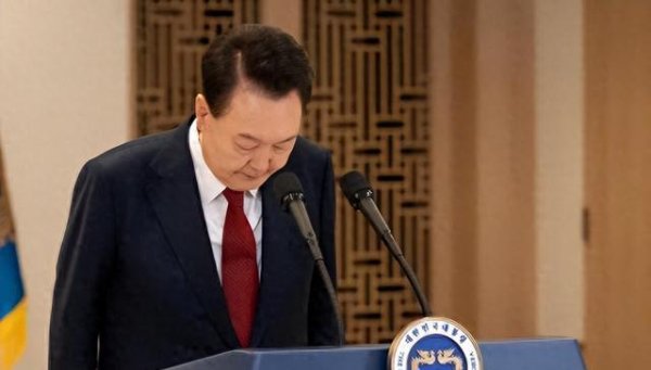 盛鹏配资 李在明深知斩草要除根, 韩国总统已出手, 尹锡悦夫妇自求多福吧